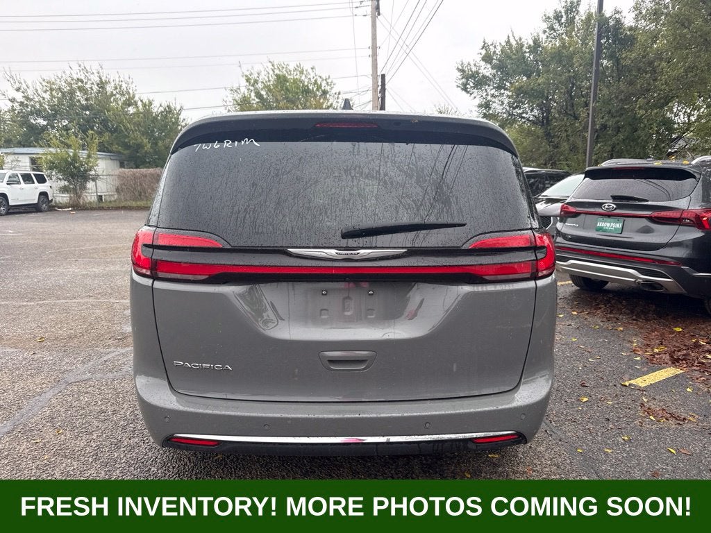 2025 Chrysler Pacifica Select