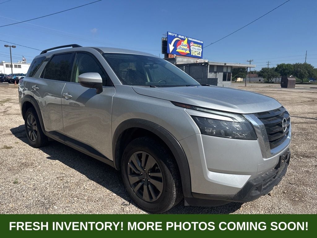 2025 Nissan Pathfinder SV 2WD's photo