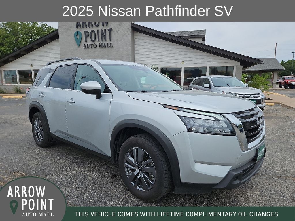 2025 Nissan Pathfinder SV