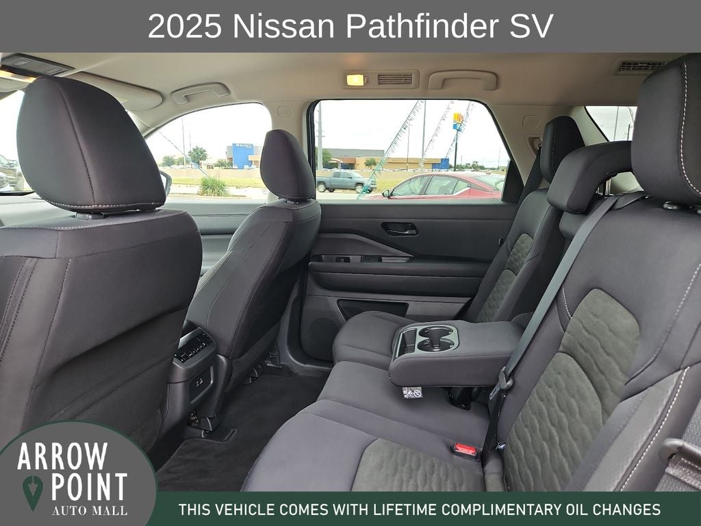 2025 Nissan Pathfinder SV