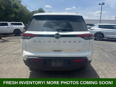 2024 Nissan Pathfinder SV