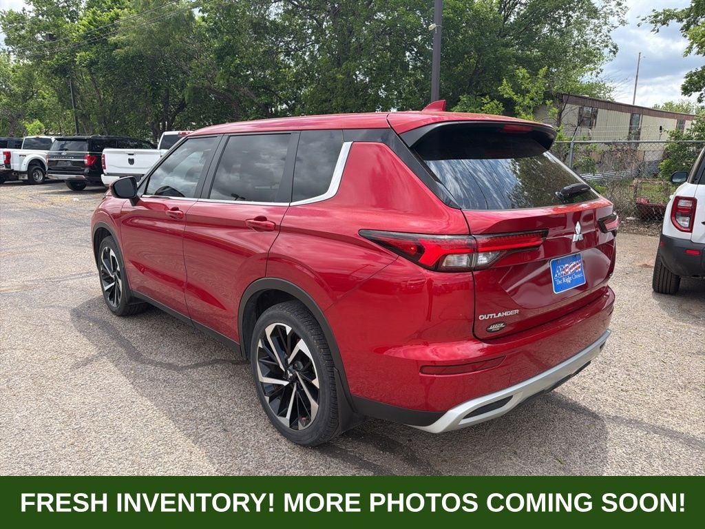 2024 Mitsubishi Outlander SE