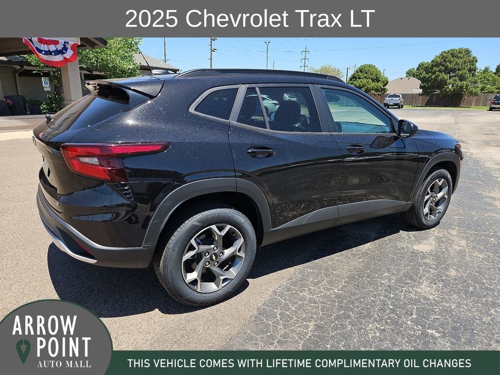 2025 Chevrolet Trax LT - Photo 12