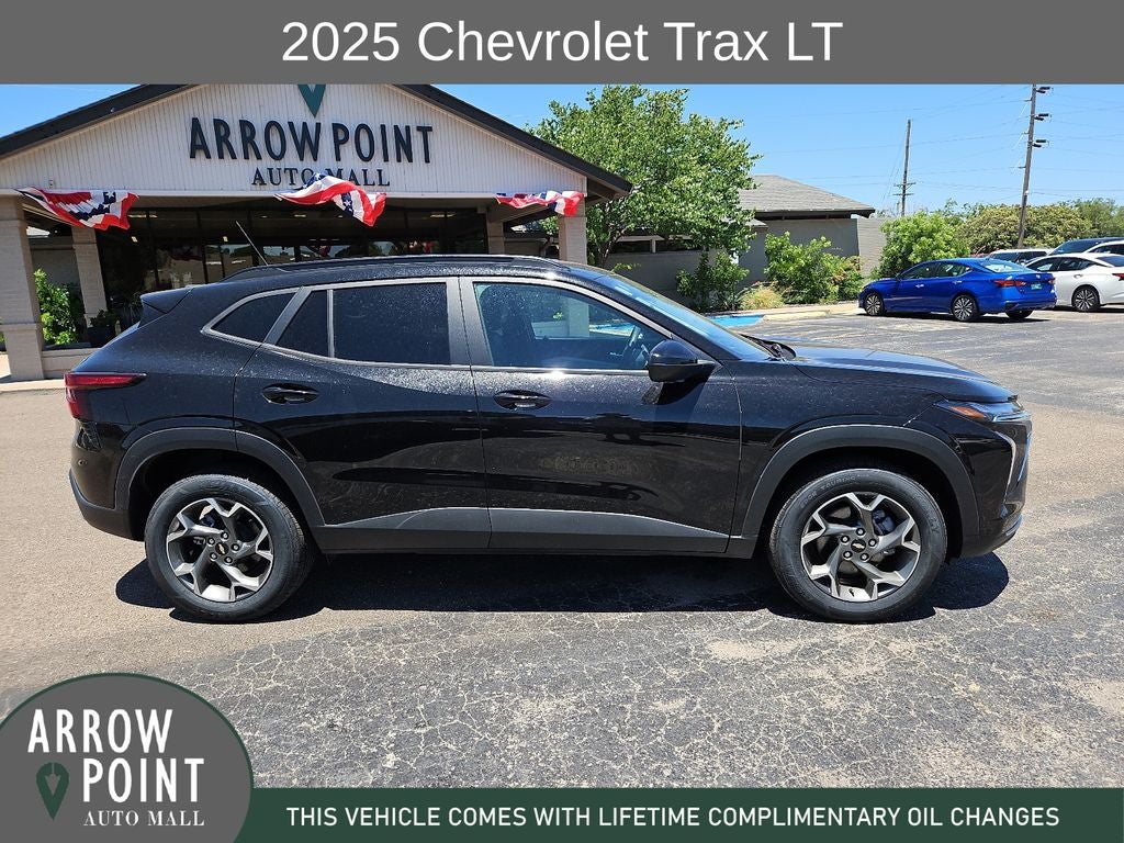 2025 Chevrolet Trax LT - Photo 13