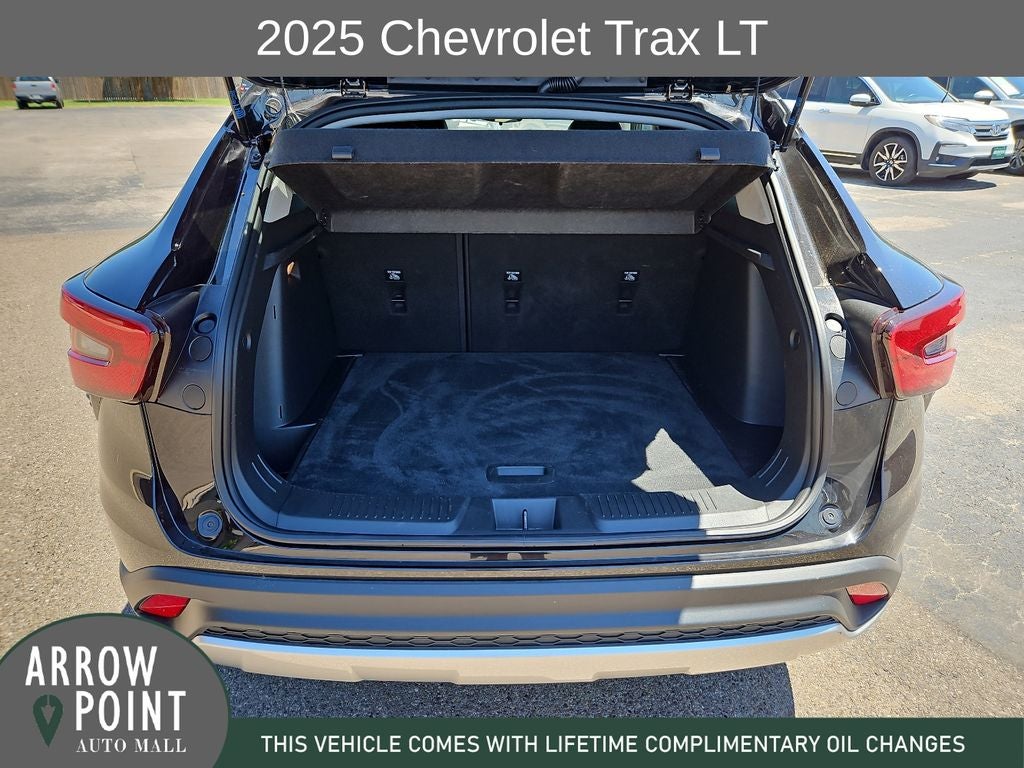 2025 Chevrolet Trax LT - Photo 17