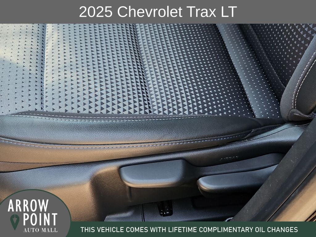2025 Chevrolet Trax LT - Photo 23